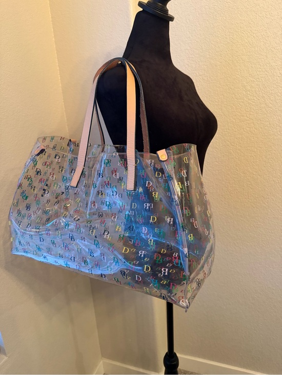 Dooney & Bourke Handbags - Dooney and Bourke Multicolor Clear XL shopper tan leather Signature